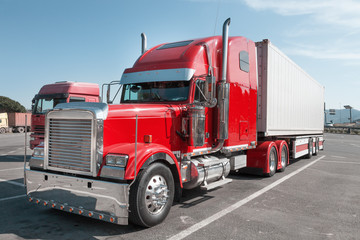 czerwona ciężarówka US z częściami chromowanymi - 50113206