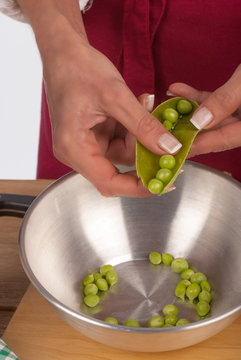 Peeling peas