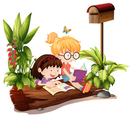 Plakat Dwie młode dziewczyny w pobliżu drewnianej skrzynce
