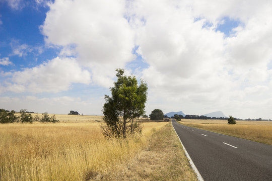 Одинокое шоссе. Грампианс Национальный парк, Австралия