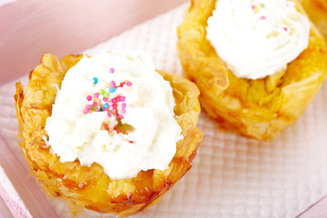 Cupcakes mit Sahne