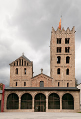 Fototapeta na wymiar Klasztor Santa Maria de Ripoll