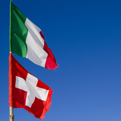 bandiere svizzera e italiana
