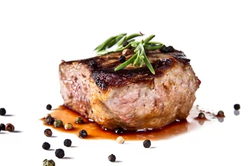 Papier Peint photo autocollant Steakhouse Steak de boeuf moyennement grillé, isolé sur fond blanc