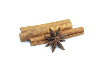 badiane et cannelle