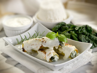 cannelloni ricotta e spinach, selective focus
