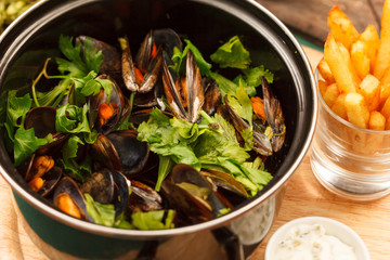 mussels with french fries