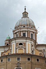 Fototapeta na wymiar Rzym - Kościół Świętych Ambrogio i Carlo al Corso