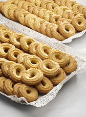 Vassoio con biscotti di meliga