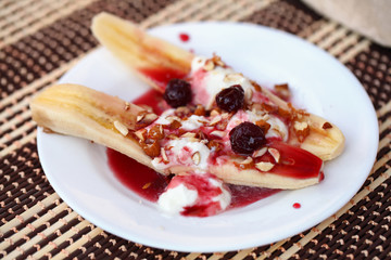 Fruit dessert with cottage cheese