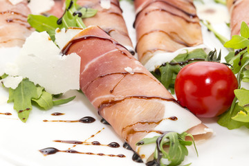 Мясные рулетики с сыром