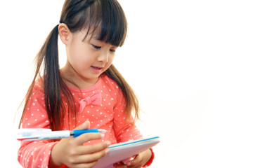勉強を楽しむ女の子