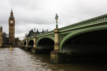 Fototapeta na wymiar Westminster Bridge und Clock Tower