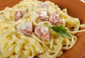 pasta Fettuccine Alfredo