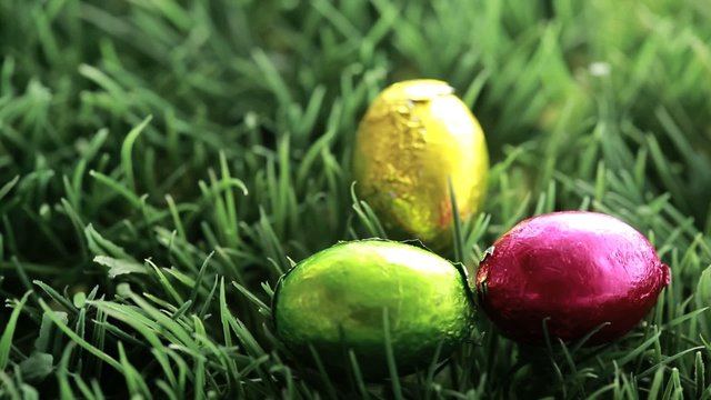 Three easter eggs packed in aluminium