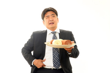 贅肉に悩む男性
