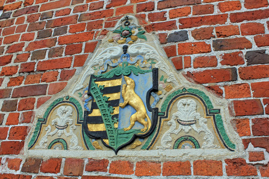 Otterndorfer Wappen am Rathaus (Niedersachsen)