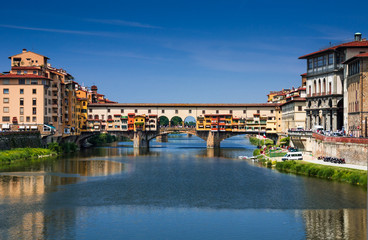 Fototapeta na wymiar Ponte Vecchio nad rzeką Arno, Florencja, Toskania, Włochy