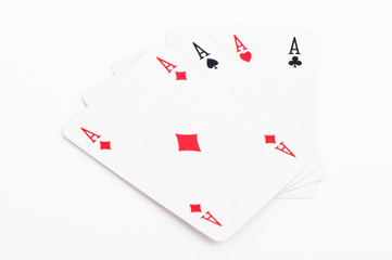 quattro assi - poker su sfondo bianco