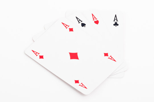 quattro assi - poker su sfondo bianco