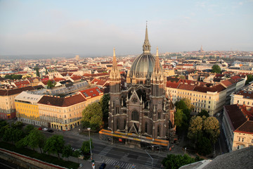 Fototapeta na wymiar Wiedeń. Rano nad dachami
