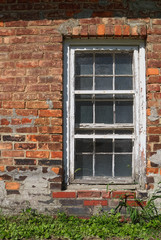 Fototapeta na wymiar Old Screened Window
