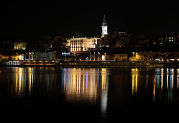 Fototapeta na wymiar Belgrad w nocy