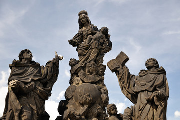 Fototapeta premium Charles bridge Statue of the Madonna, St. Dominic and Thomas
