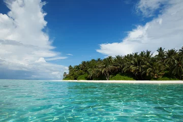 Papier Peint photo autocollant Île Île tropicale sur la mer