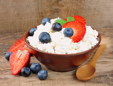 Cottage Cheese With Berries