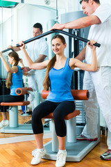 Patientin bei der Physiotherapie