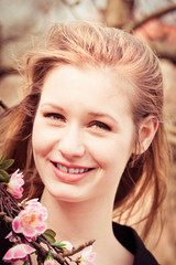 Fototapeta premium frau blond draußen