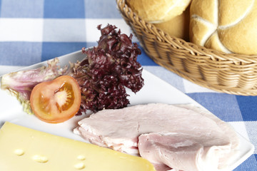 Platte mit Kochschinken und Käse