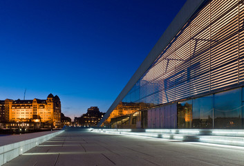 The new Opera building and the old Oslo  havnelager - obrazy, fototapety, plakaty
