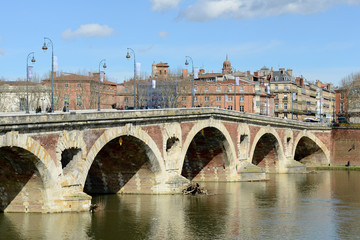 Promenade quais de la Garonne à Toulouse