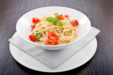vegetarische spaghetti mit tomatensauce
