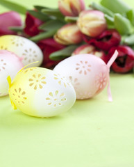 Flowery Easter eggs and tulips