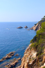 Fototapeta na wymiar Hiszpański krajobraz morze i skały
