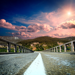 Obraz premium asphalt road with the sky