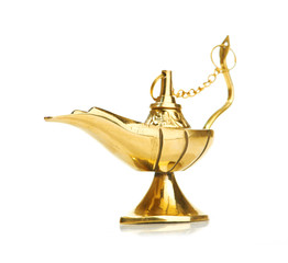 Fototapeta na wymiar Aladdin magiczna lampa na białym