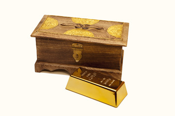 Schatztruhe mit Goldbarren