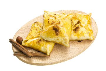 Patty with apple and cinnamon