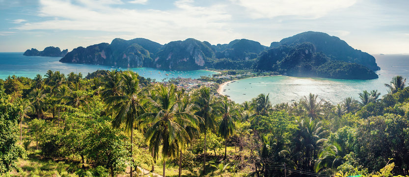 Tropic Phi-Phi siland sea view