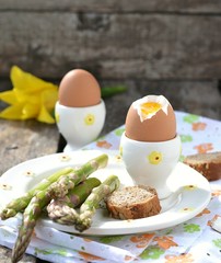 eggs and asparagus