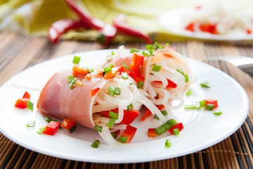 rice noodles and slices of ham