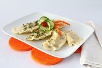 Teigtaschen mit Gemüsefüllung