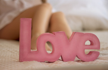 Inscription love and women's