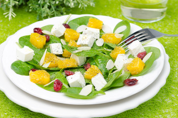 salad with spinach, feta and orange horizontal