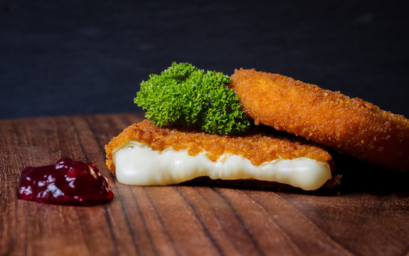 Vesperplatte mit gebackenem Camembert