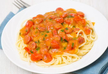 spaghetti with smoked sausage and vegetables